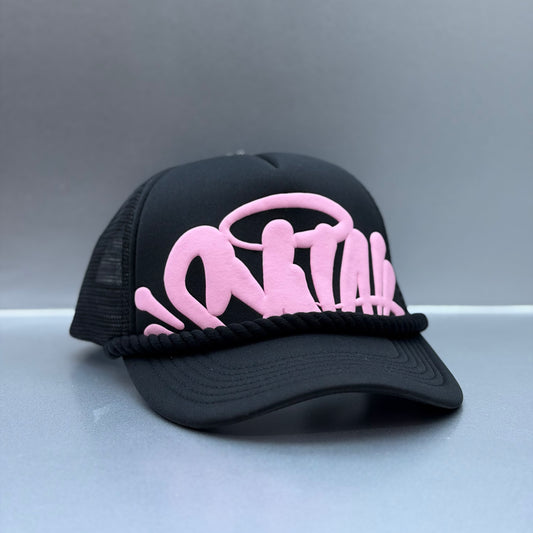 Synaworld by Central Cee trucker cap black/pink